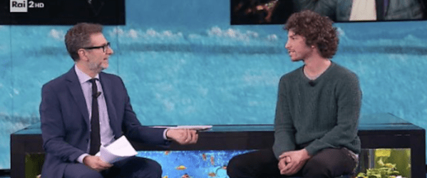 Schermata-2019-12-02-alle-14.43.48-Fabio-fazio-Ospita-il-leader-delle-sardine-Mattia-Santori-foto-da-Twitter-640x267